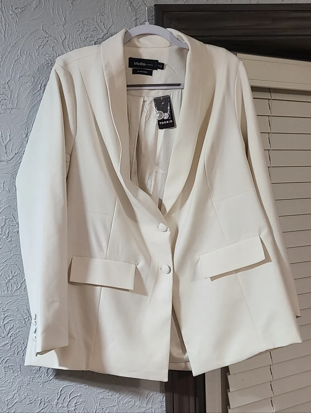 torrid Soho Studio Refined Crepe Blazer Cream Shawl Collar Blazer *Nwt* - Picture 1 of 16
